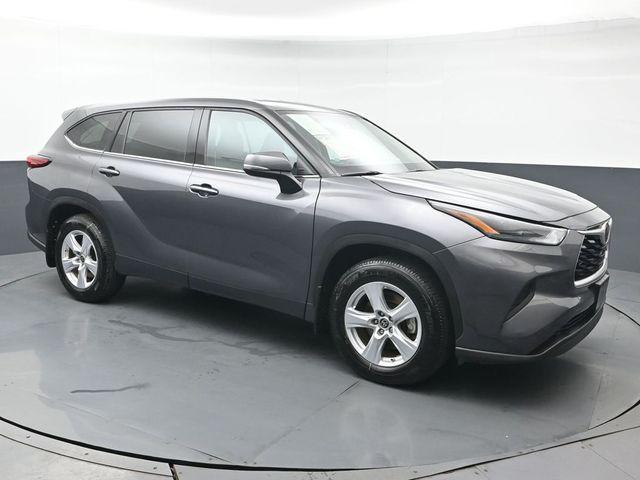 used 2022 Toyota Highlander car, priced at $26,998