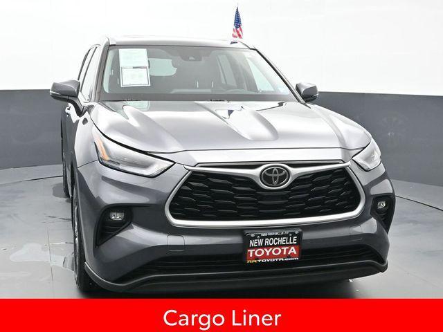 used 2021 Toyota Highlander car, priced at $31,927