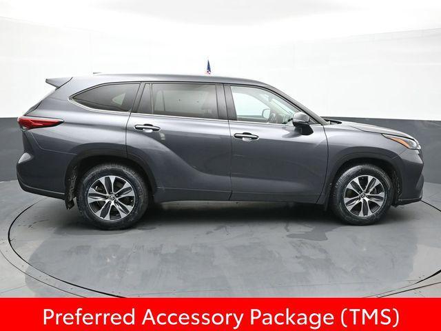 used 2021 Toyota Highlander car, priced at $31,927