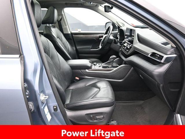 used 2020 Toyota Highlander car, priced at $34,605