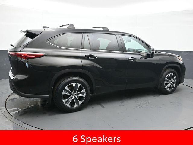 used 2022 Toyota Highlander car, priced at $38,980
