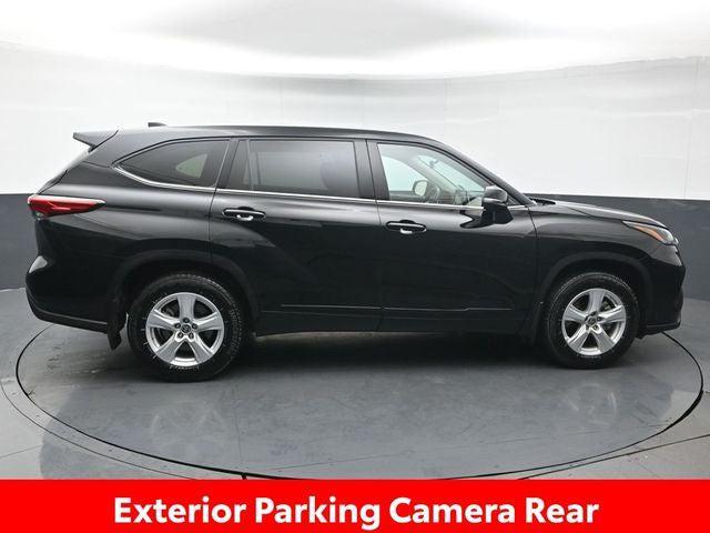 used 2022 Toyota Highlander car, priced at $31,718