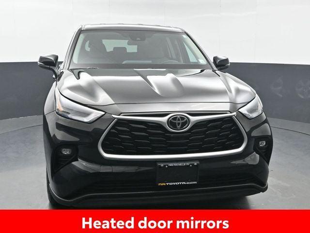 used 2022 Toyota Highlander car, priced at $31,718