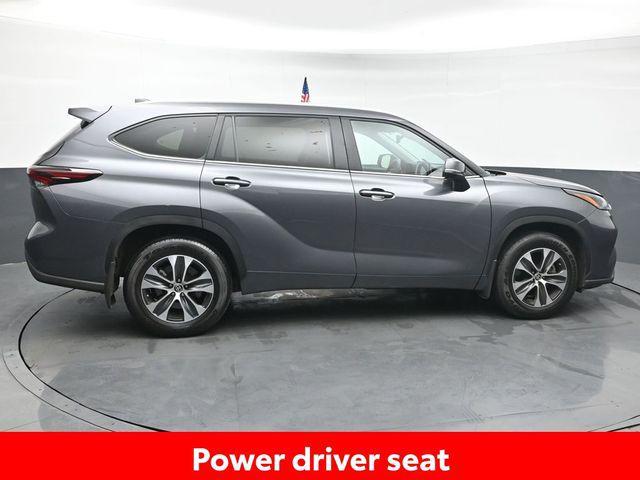used 2024 Toyota Highlander car, priced at $43,396