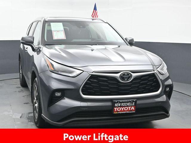used 2024 Toyota Highlander car, priced at $43,396