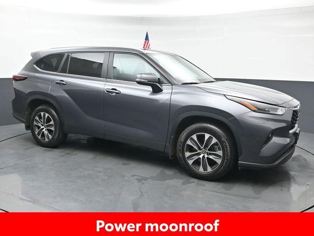 used 2024 Toyota Highlander car, priced at $43,396