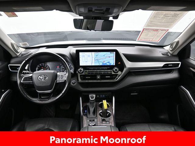 used 2022 Toyota Highlander car, priced at $38,995