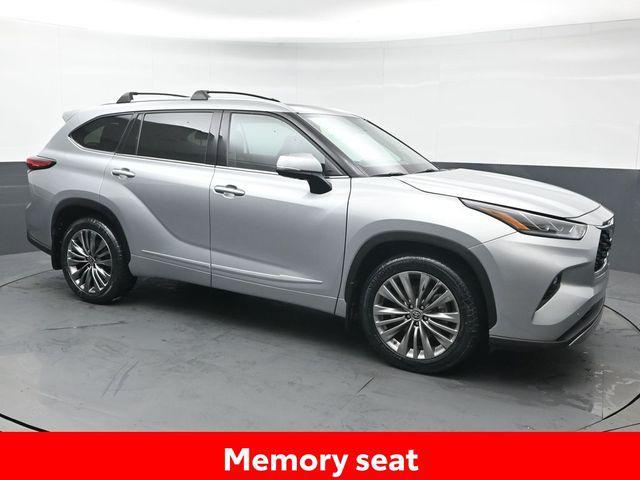 used 2022 Toyota Highlander car, priced at $41,965