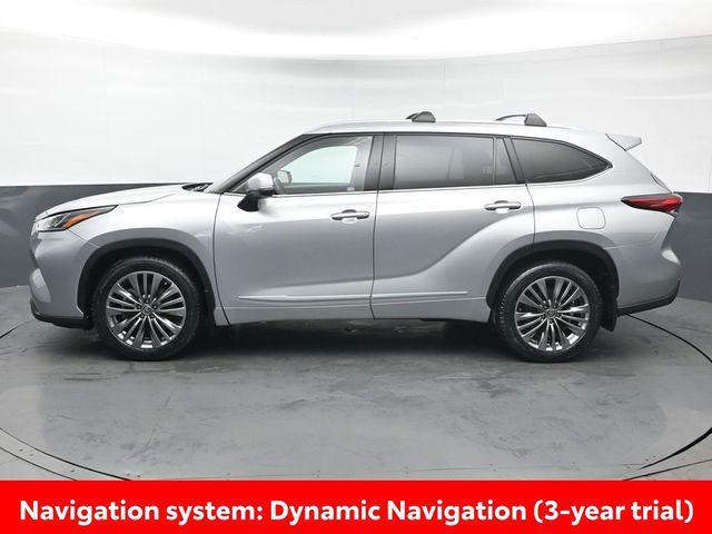 used 2022 Toyota Highlander car, priced at $38,995