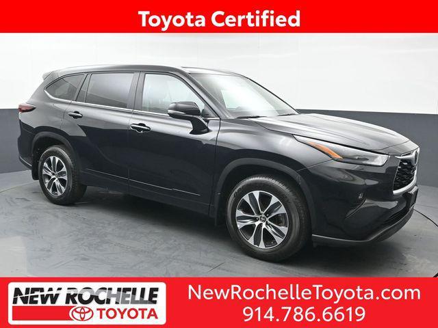 used 2025 Toyota Highlander car, priced at $44,457