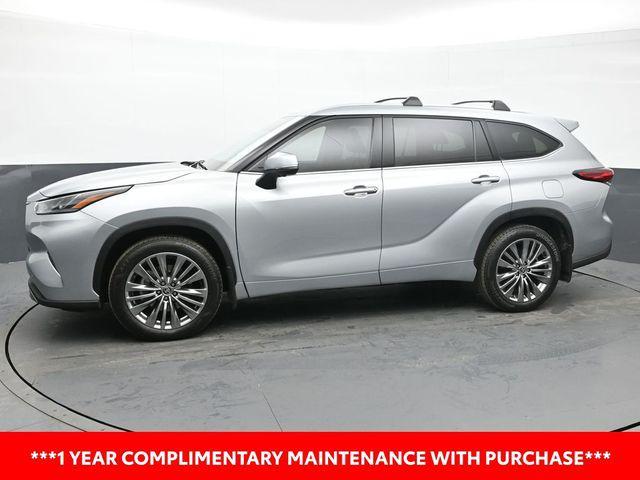 used 2023 Toyota Highlander car, priced at $44,574