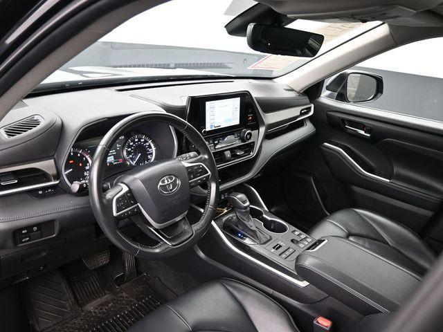 used 2024 Toyota Highlander car, priced at $39,880