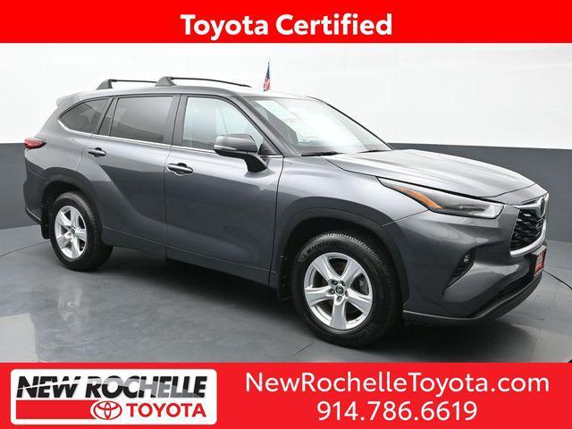 used 2023 Toyota Highlander car, priced at $40,995