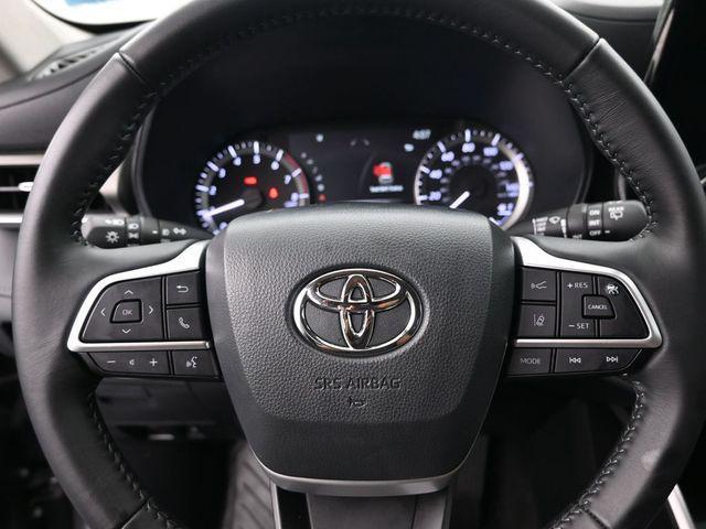 used 2023 Toyota Highlander car, priced at $40,995