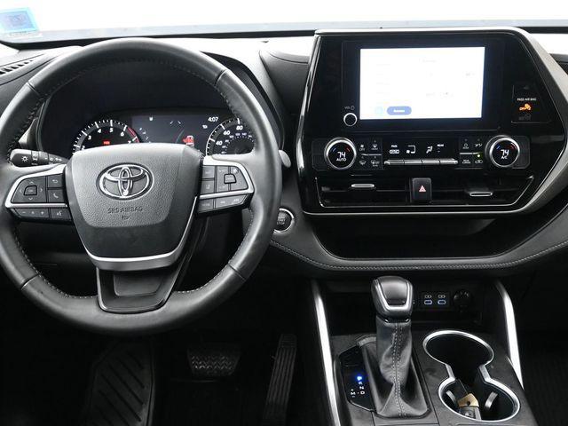 used 2023 Toyota Highlander car, priced at $40,995