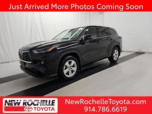 used 2022 Toyota Highlander car, priced at $32,588