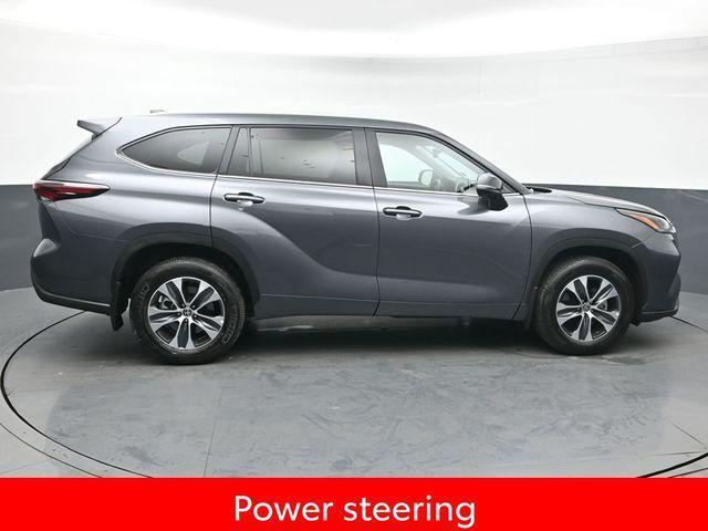 used 2025 Toyota Highlander car, priced at $46,429