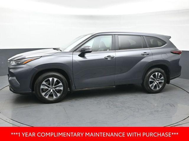 used 2025 Toyota Highlander car, priced at $46,429