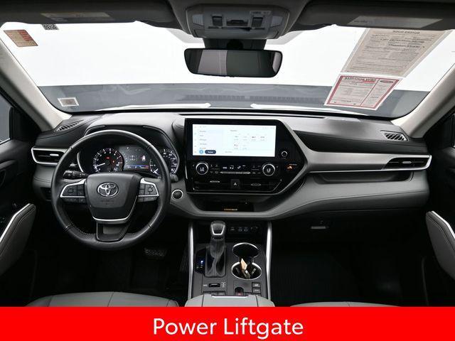 used 2025 Toyota Highlander car, priced at $46,429