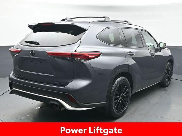 used 2023 Toyota Highlander car, priced at $39,400