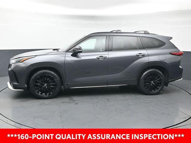 used 2023 Toyota Highlander car, priced at $39,400
