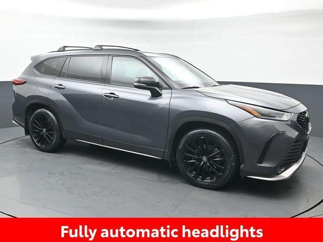 used 2023 Toyota Highlander car, priced at $38,880
