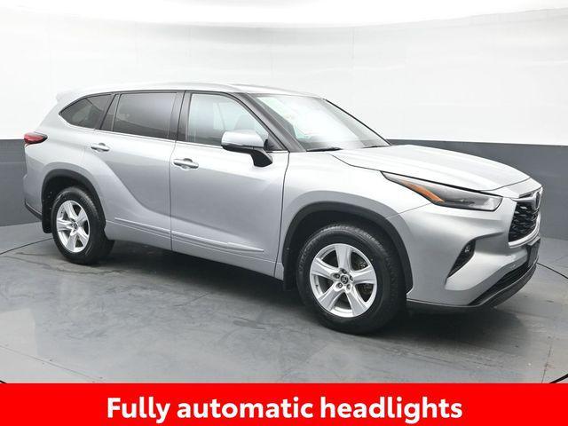 used 2022 Toyota Highlander car, priced at $32,639