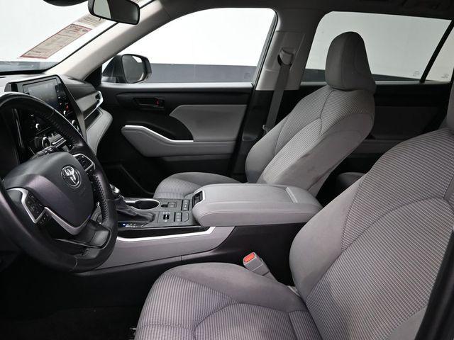 used 2022 Toyota Highlander car, priced at $32,639