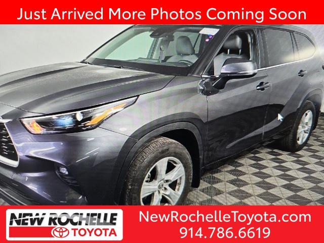 used 2022 Toyota Highlander car, priced at $32,566