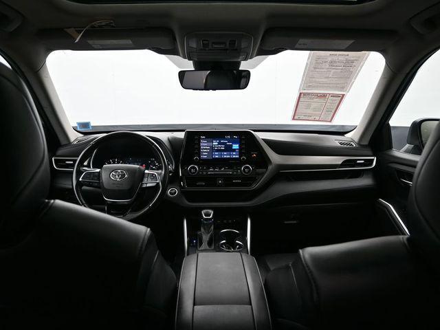 used 2021 Toyota Highlander car, priced at $35,136