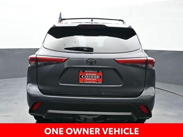 used 2021 Toyota Highlander car, priced at $33,548