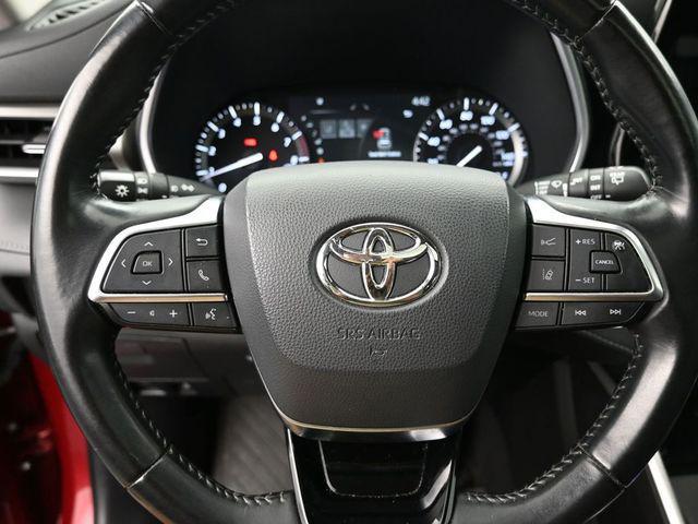 used 2021 Toyota Highlander car, priced at $33,348