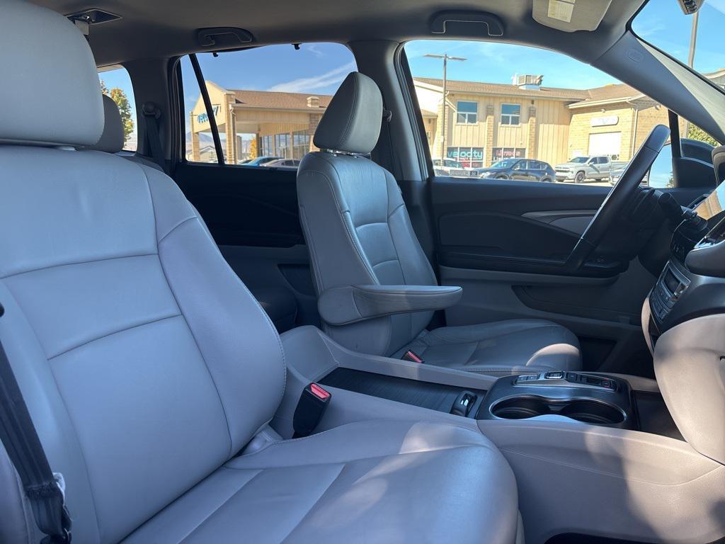 used 2021 Honda Pilot car, priced at $29,995