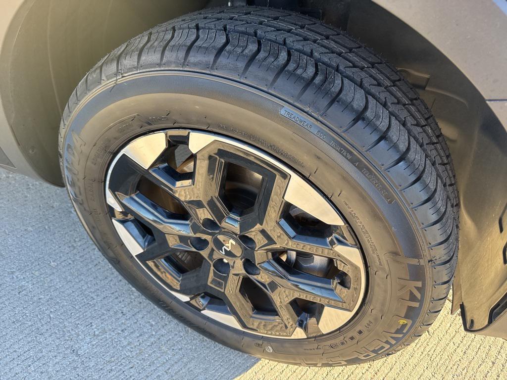 used 2024 Kia Sorento car, priced at $26,595