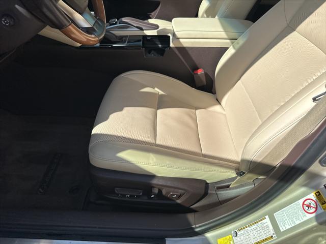used 2016 Lexus ES 300h car, priced at $19,995