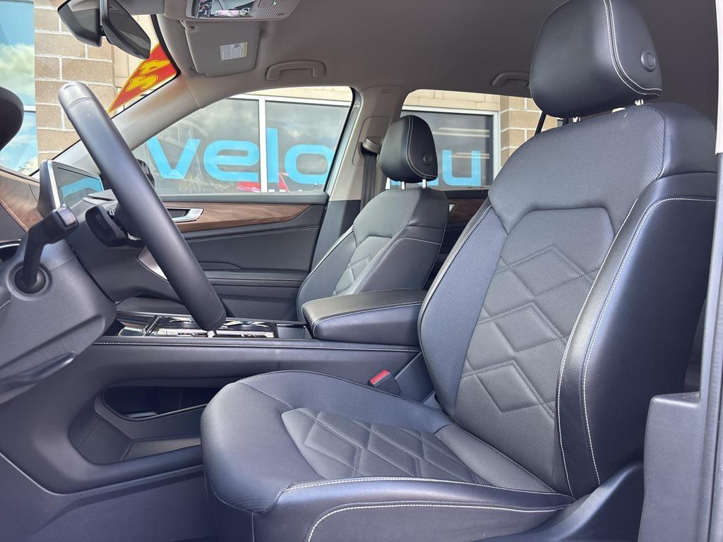 used 2024 Volkswagen Atlas car, priced at $30,995