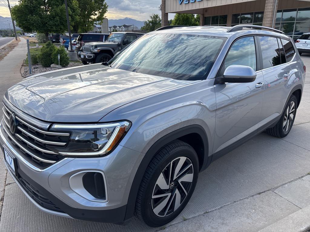 used 2024 Volkswagen Atlas car, priced at $30,995