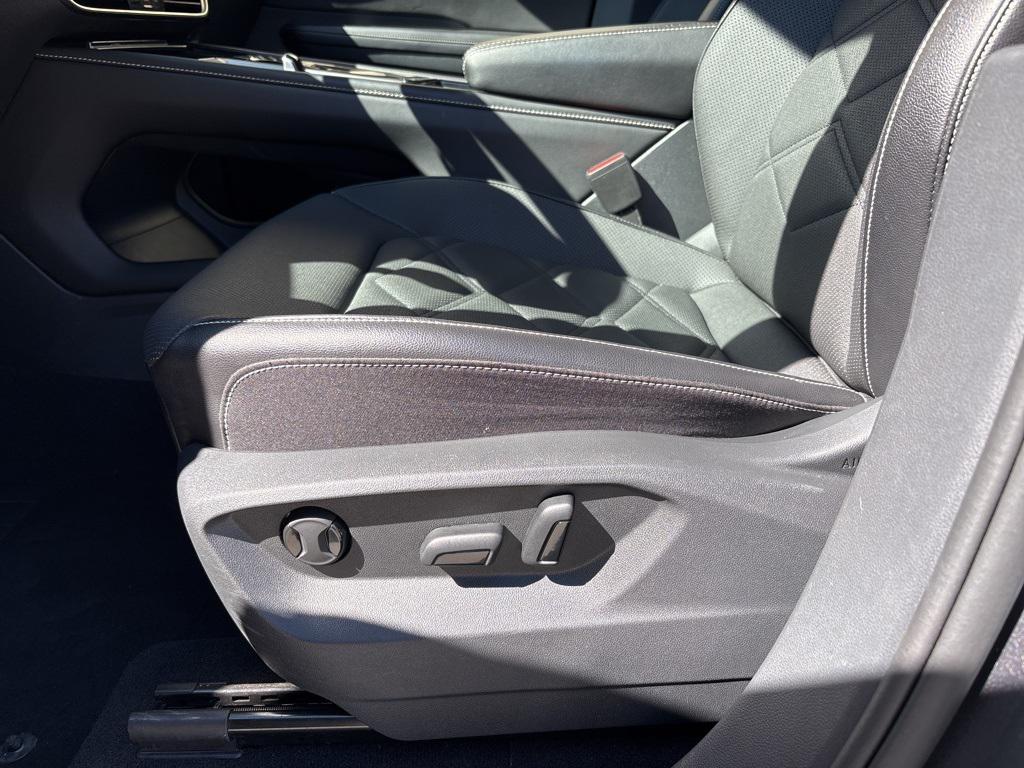 used 2024 Volkswagen Atlas car, priced at $29,995