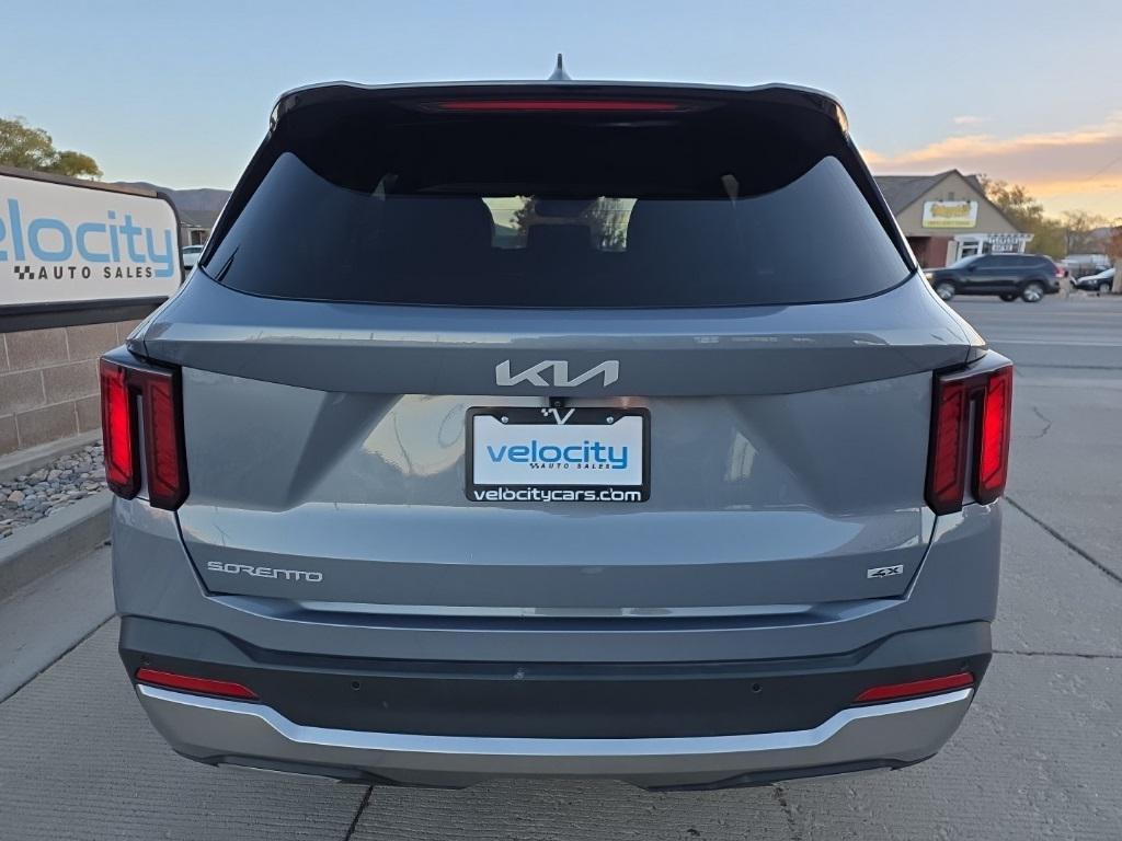 used 2024 Kia Sorento car, priced at $25,995