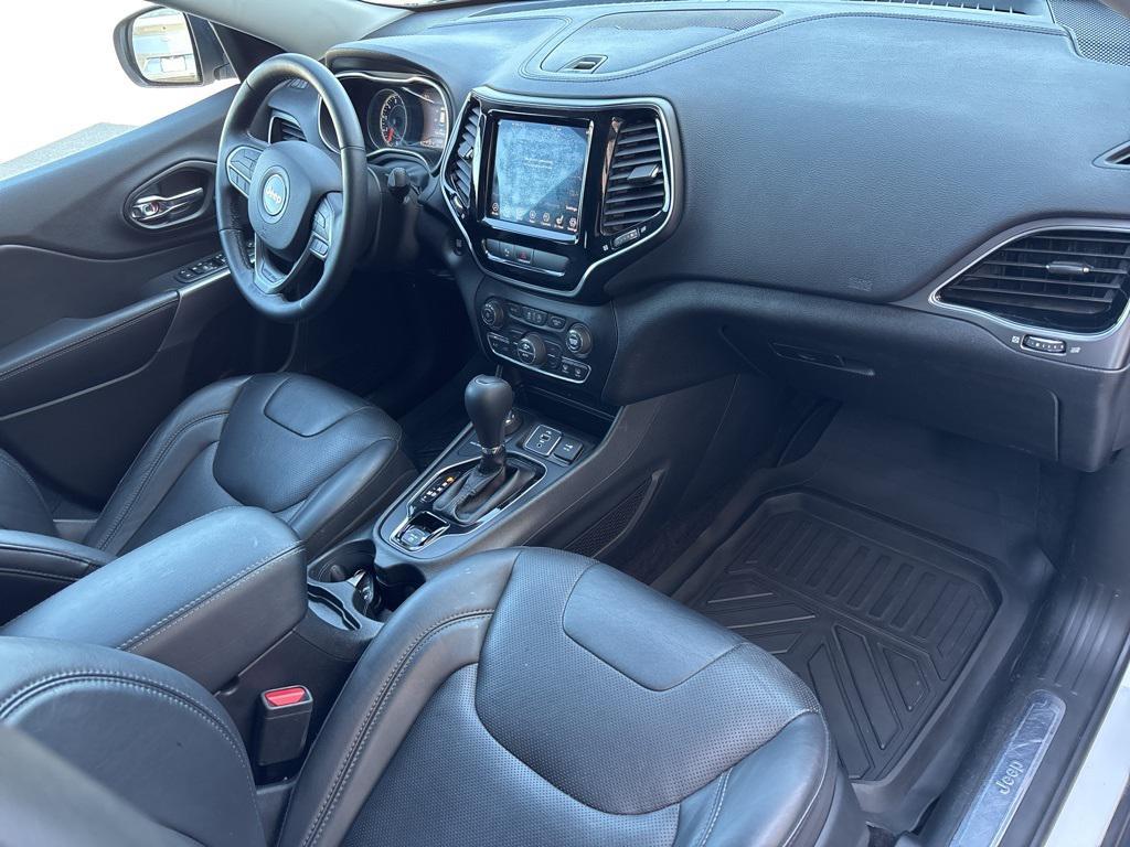 used 2019 Jeep Cherokee car, priced at $18,995