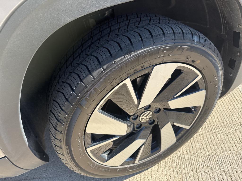 used 2024 Volkswagen Atlas Cross Sport car, priced at $28,995