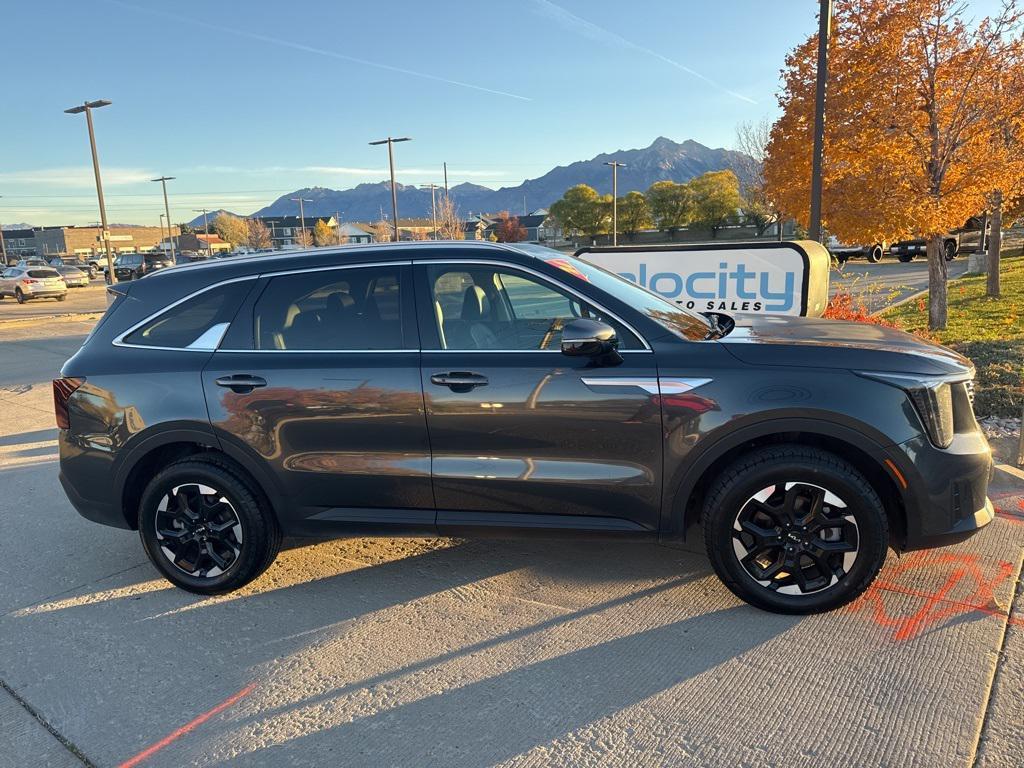 used 2024 Kia Sorento car, priced at $26,995