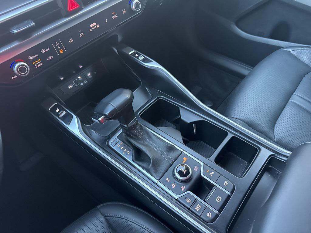 used 2024 Kia Sorento car, priced at $26,995