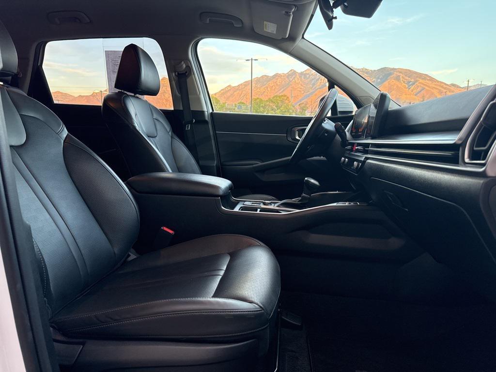 used 2024 Kia Sorento car, priced at $27,995