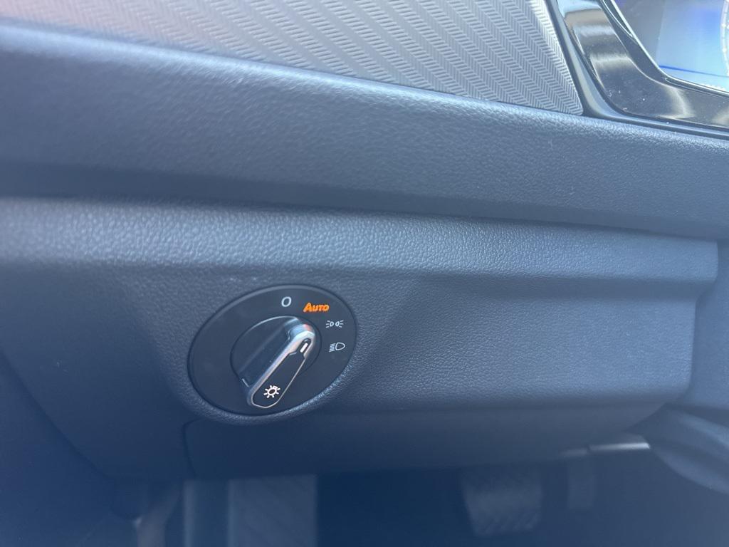 used 2024 Volkswagen Jetta car, priced at $19,995