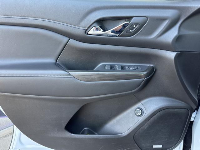 used 2023 GMC Acadia car, priced at $26,995