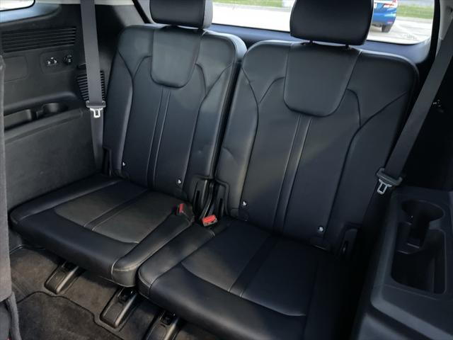 used 2024 Kia Sorento car, priced at $30,995