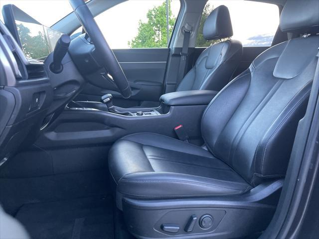 used 2024 Kia Sorento car, priced at $30,995