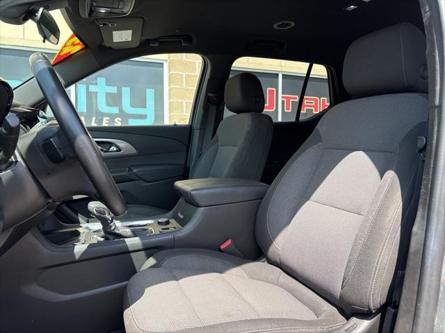 used 2023 Chevrolet Traverse car, priced at $27,995