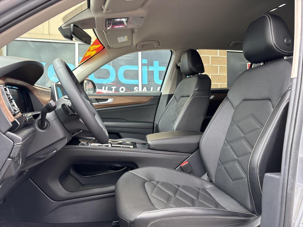 used 2024 Volkswagen Atlas car, priced at $29,995